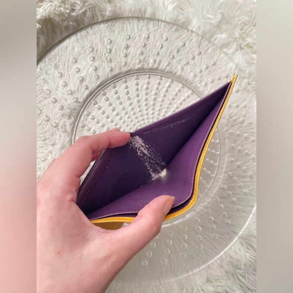 Louis Vuitton Portefeuille Epi bifold wallet - Picture 7 of 11